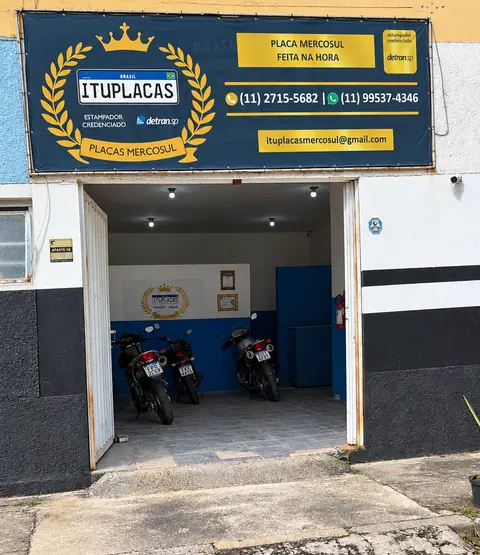 Fachada da Itu Placas — São Luiz, em Itu